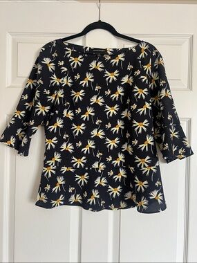 Banana Republic Navy Floral Daisy Print Blouse small